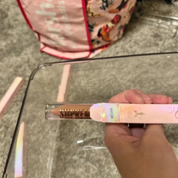 Mannequin Jeffree Star Supreme Gloss - 3 AVALIABLE - NWT - Pale Nude - Picture 15 of 15